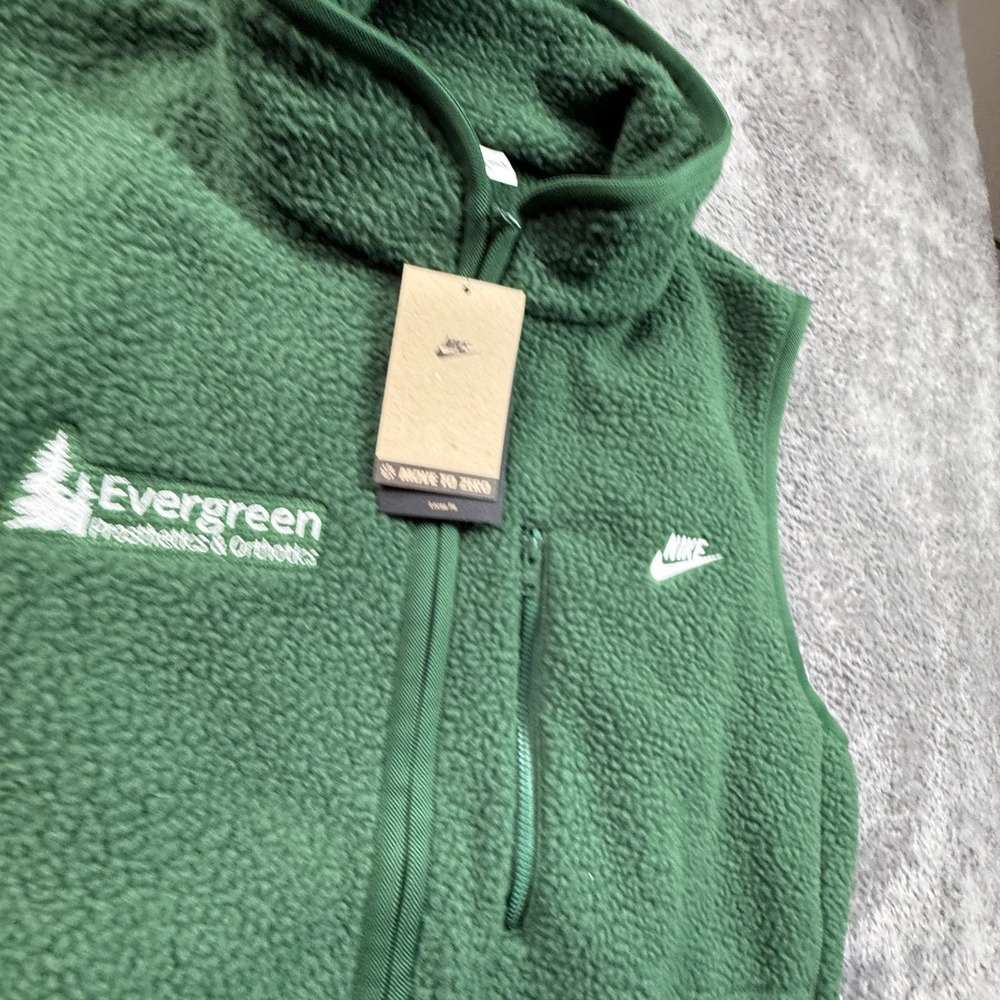 Nike Sportswear Winterized Fleece Vest M Green Evergreen Full Zip Sherpa NWT - Picture 4 of 6